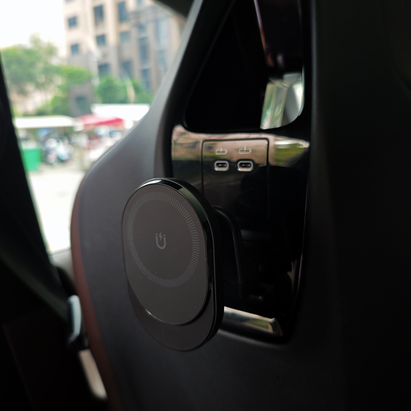 Draadloze oplader voor BMW 5 S - Bmw Accessories Tablet Holder recensie en prijs